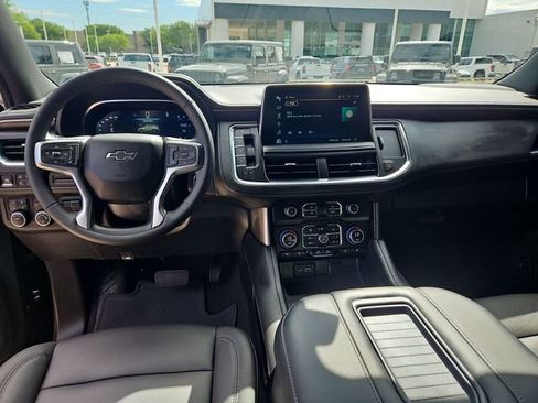 Used 2024 Chevrolet Tahoe Z71 w/ Luxury Package image 20