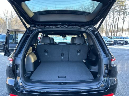 New 2026 Jeep Grand Cherokee Altitude AWD/4WD image 25