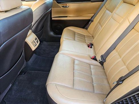 Used 2017 Lexus ES 300h image 17