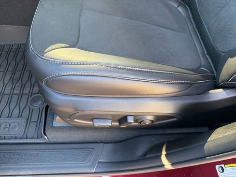 New 2025 Jeep Grand Cherokee Altitude RWD image 10