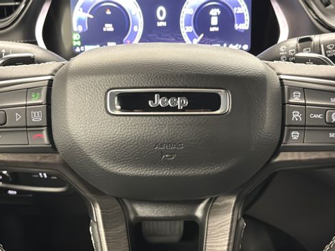New 2026 Jeep Grand Cherokee Limited AWD/4WD image 16