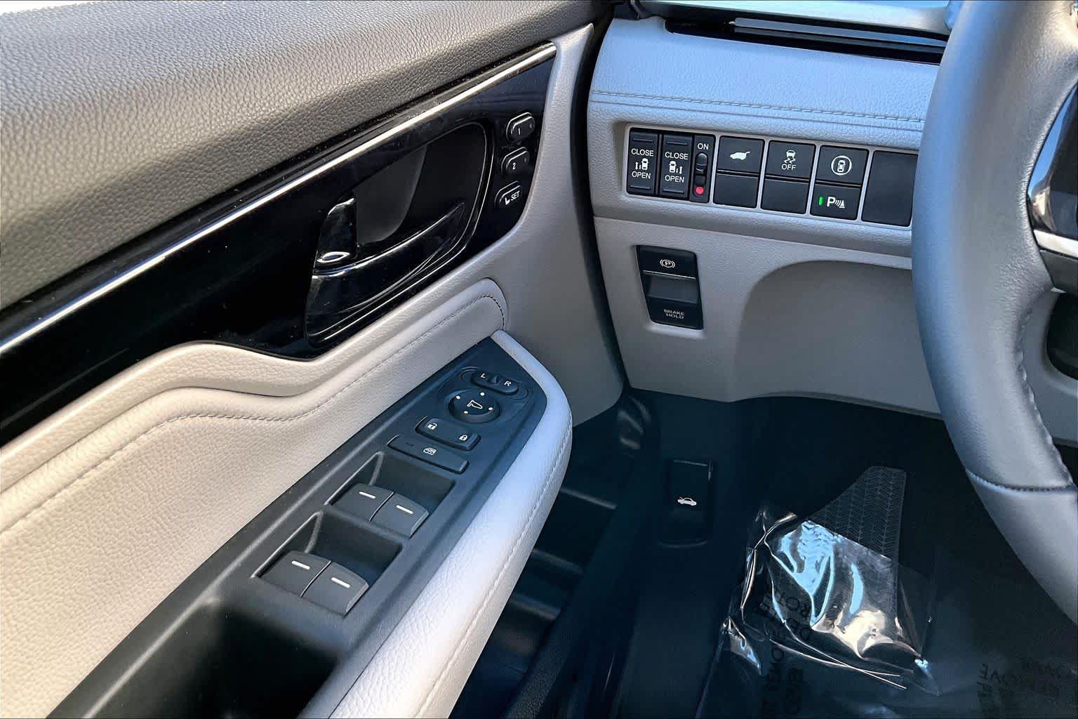 Used 2024 Honda Odyssey Touring image 34