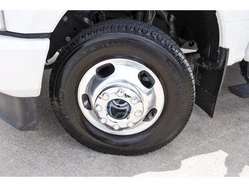 Used 2022 Ford F350 Platinum w/ FX4 Off-Road Package AWD/4WD image 29