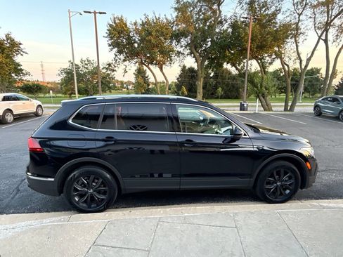 Used 2024 Volkswagen Tiguan SE w/ Panoramic Sunroof Package AWD/4WD image 7