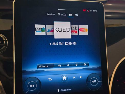 Used 2025 Mercedes-Benz GLC 300 image 28