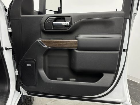 Used 2022 Chevrolet Silverado 3500 High Country image 33