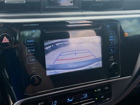 Used 2019 Toyota Corolla SE FWD image 13