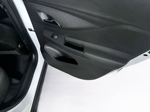 Used 2025 Buick Envista Preferred image 27