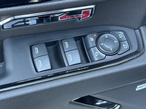 Used 2023 GMC Sierra 1500 AT4 w/ Technology Package AWD/4WD image 11