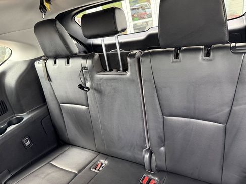 Used 2023 Toyota Highlander Platinum AWD/4WD image 19