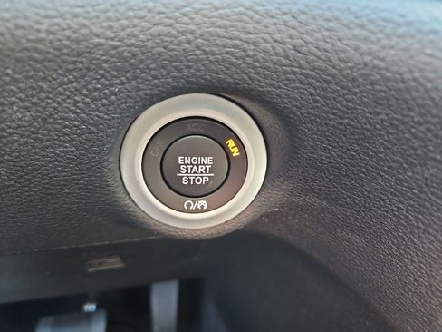 New 2026 Chrysler Pacifica Select image 27