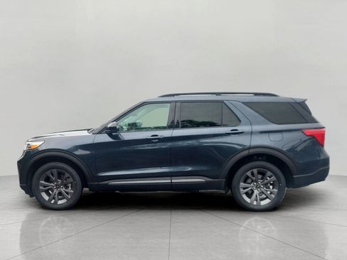 Used 2023 Ford Explorer XLT w/ Equipment Group 202A AWD/4WD image 11