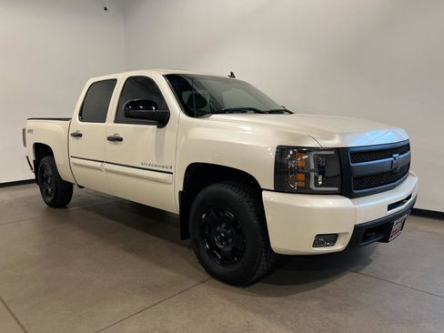 Used 2009 Chevrolet Silverado 1500 LTZ w/ White Diamond Edition AWD/4WD image 1