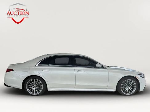 Used 2023 Mercedes-Benz S 500 4MATIC image 2