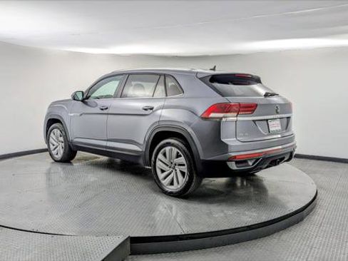 Used 2023 Volkswagen Atlas Cross Sport SE image 6