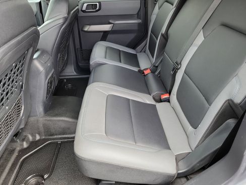 Used 2022 Ford Bronco Black Diamond image 6