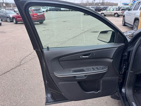 Used 2010 GMC Acadia SLE image 15