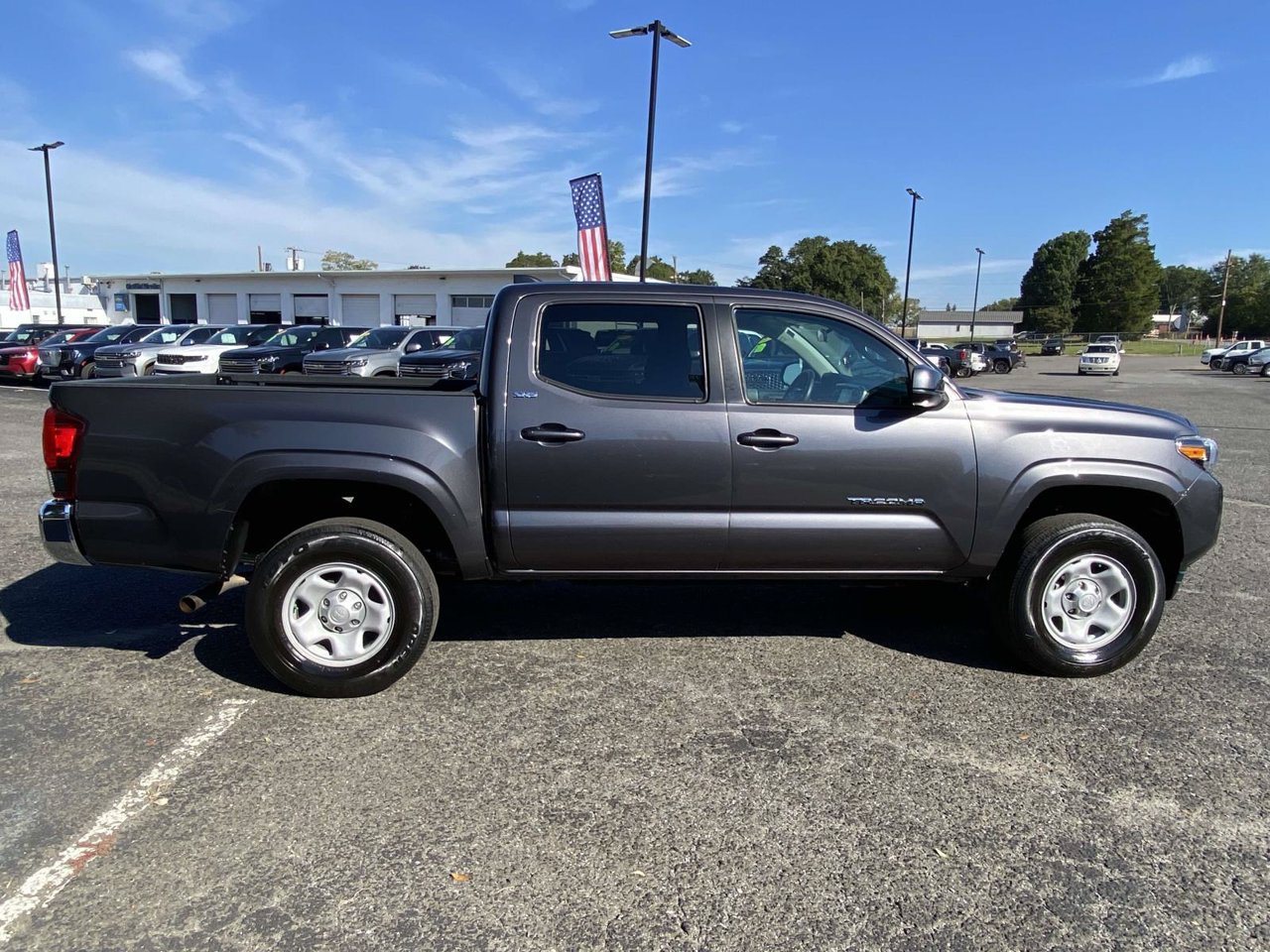 Used 2023 Toyota Tacoma SR5 RWD image 9