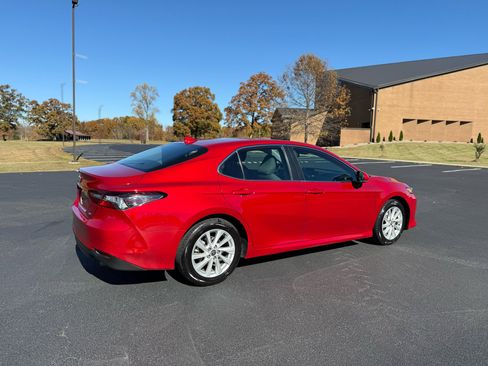 Used 2023 Toyota Camry LE image 3