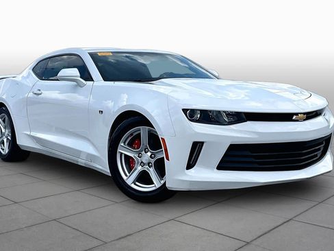 Used 2016 Chevrolet Camaro LT w/ Technology Package RWD image 3