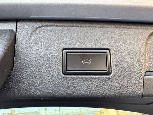 Used 2021 Volkswagen Atlas SEL image 34