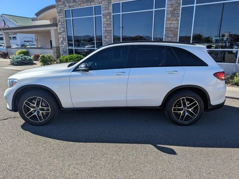 Used 2017 Mercedes-Benz GLC 300 4MATIC image 2