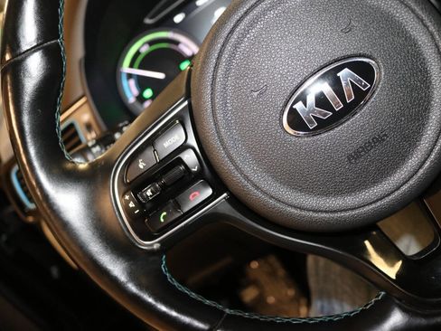 Used 2018 Kia Niro EX Premium image 32