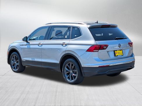 Used 2022 Volkswagen Tiguan SE AWD/4WD image 5