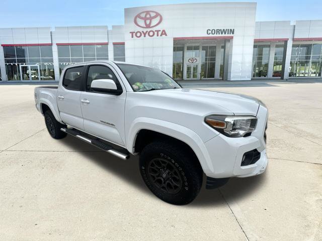 Used 2017 Toyota Tacoma SR5 w/ Tow Package AWD/4WD image 32