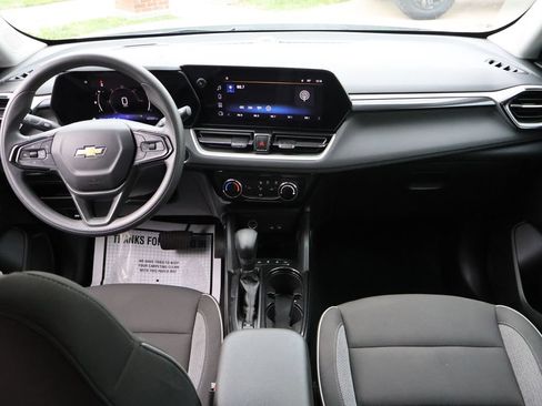 Used 2025 Chevrolet TrailBlazer LT AWD/4WD image 11