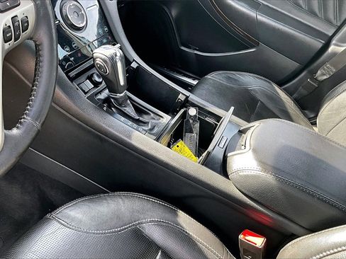 Used 2018 Ford Taurus Limited image 13