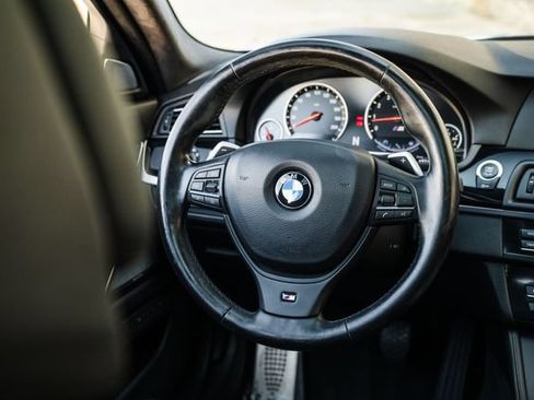 Used 2013 BMW M5 RWD image 10