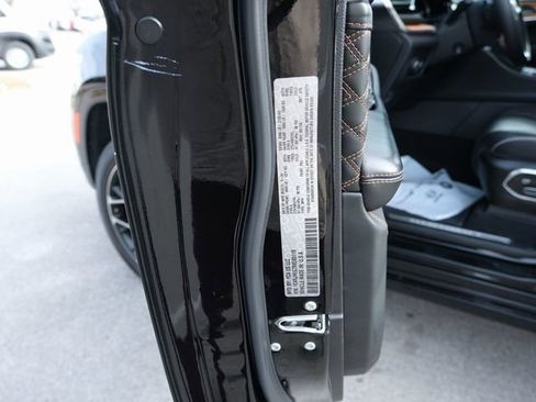 Used 2024 Jeep Grand Cherokee Summit image 44