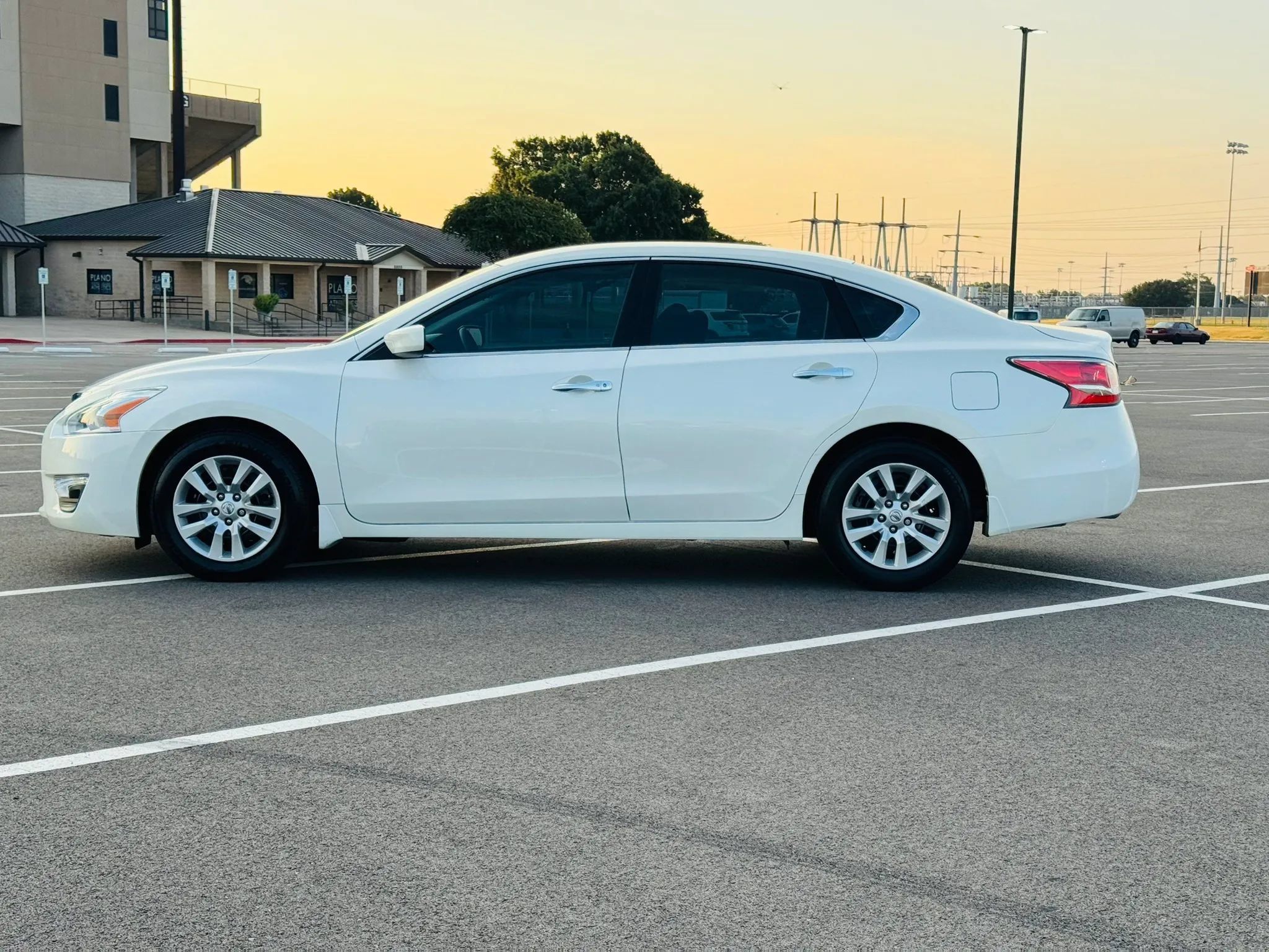 Used 2015 Nissan Altima 2.5 S w/ Power Driver Seat Package FWD image 7