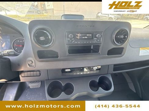 Used 2025 Mercedes-Benz Sprinter 2500 image 11