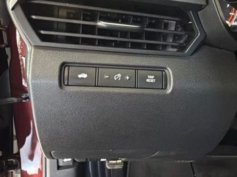 Used 2024 Nissan Altima 2.5 SV FWD image 12