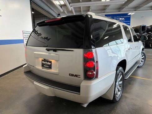 Used 2014 GMC Yukon XL Denali AWD/4WD image 5