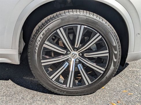 Certified 2025 Volvo XC90 B6 Plus image 12