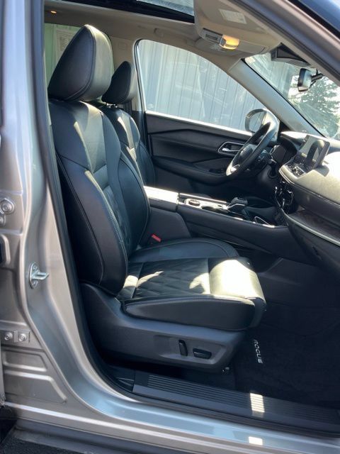 Used 2026 Nissan Rogue Platinum w/ Platinum Premium Package AWD/4WD image 28