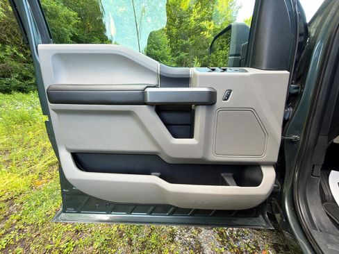 Used 2018 Ford F150 XLT AWD/4WD image 18