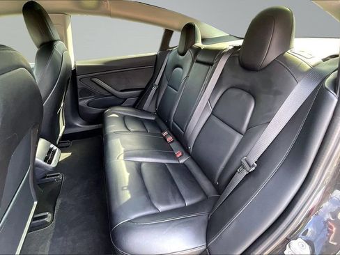 Used 2018 Tesla Model 3 Long Range RWD image 23