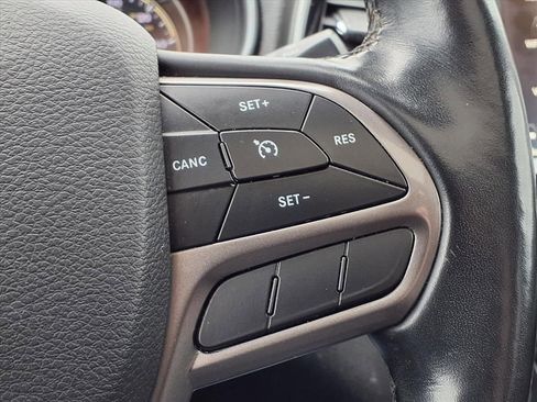 Used 2019 Jeep Cherokee Limited image 20