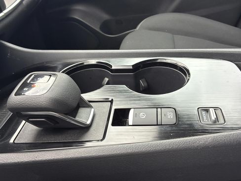 Used 2025 Nissan Rogue S FWD image 16