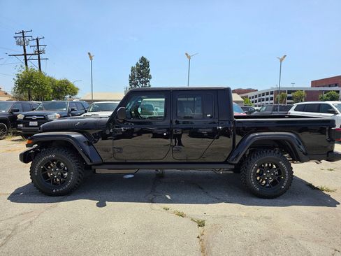 New 2026 Jeep Gladiator Willys AWD/4WD image 4