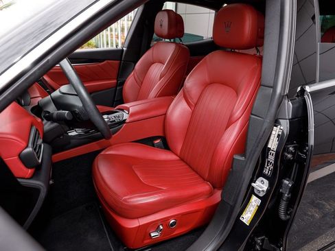 Certified 2022 Maserati Levante GT AWD/4WD image 25