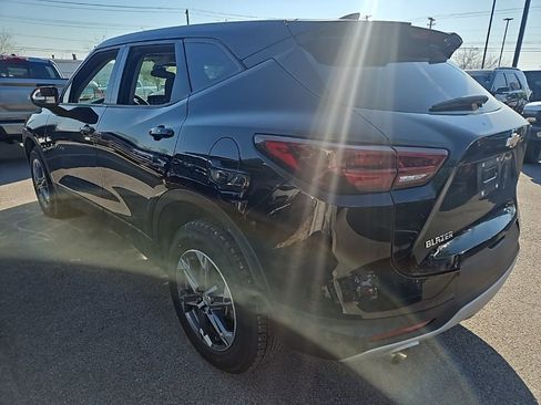 Used 2025 Chevrolet Blazer LT image 4