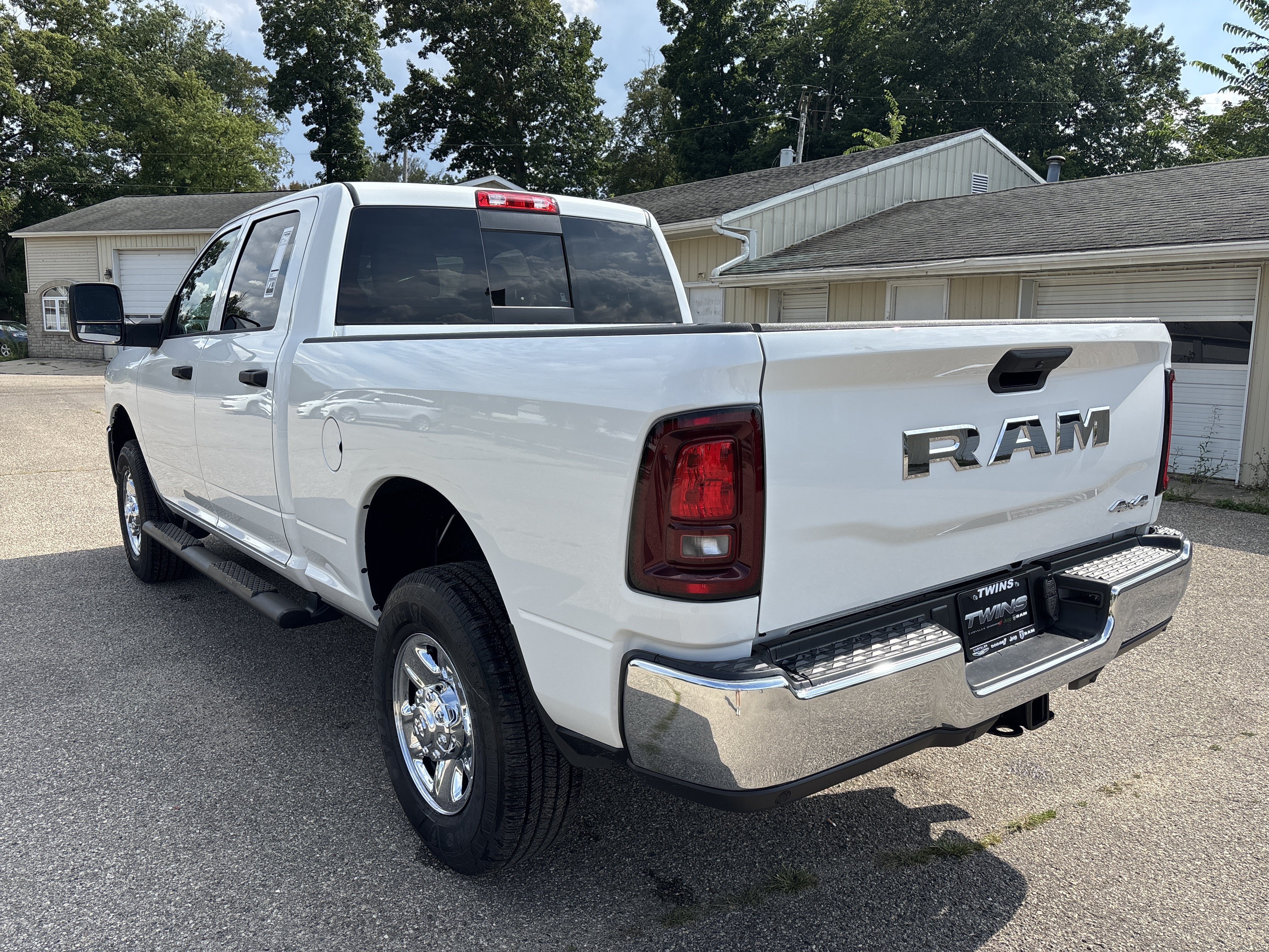 New 2026 RAM 2500 Tradesman AWD/4WD image 8