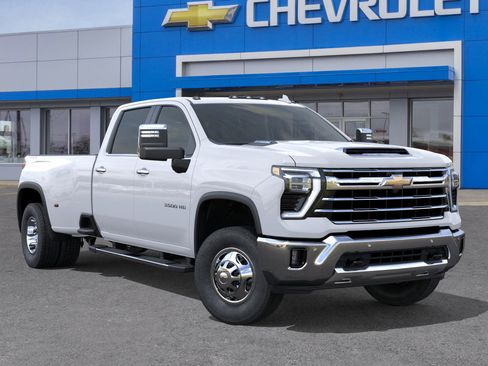 New 2026 Chevrolet Silverado 3500 LTZ image 10