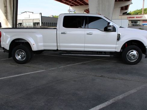 Used 2017 Ford F350 Lariat w/ Lariat Ultimate Package AWD/4WD image 5