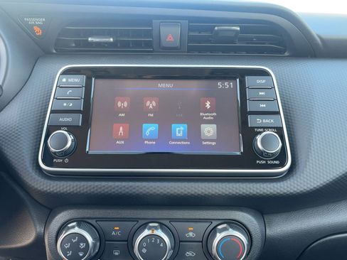 New 2025 Nissan Kicks Play S image 22